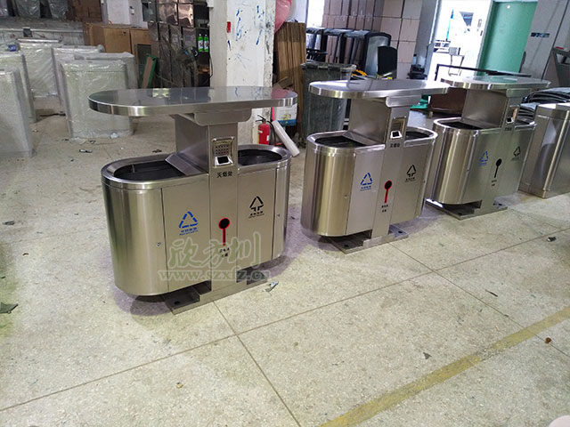 欣方圳小區不銹鋼垃圾桶成物業(yè)新寵