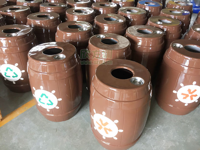景區玻璃鋼仿木桶組合分類(lèi)垃圾桶