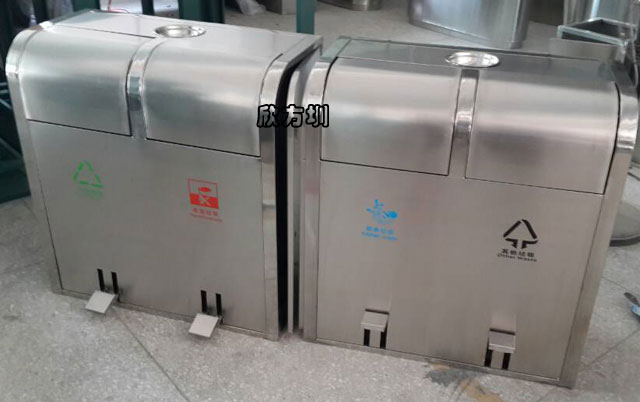 腳踏式不銹鋼分類(lèi)垃圾桶肇慶物業(yè)采購