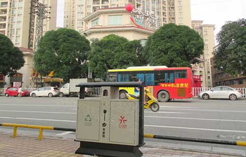  欣方圳環(huán)保垃圾桶專(zhuān)為清遠廣場(chǎng)定制     