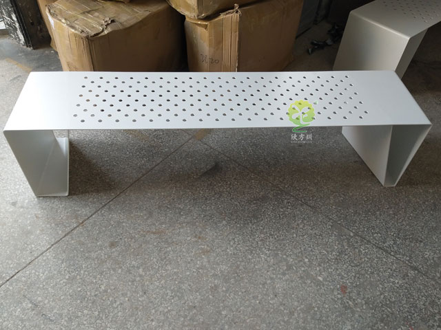 戶(hù)外金屬沖孔休閑椅-商業(yè)街鋼制休閑椅定制廠(chǎng)家