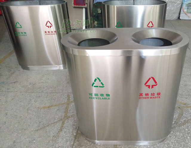 貴陽(yáng)龍洞堡國際機場(chǎng)不銹鋼垃圾桶工廠(chǎng)批量生產(chǎn)圖